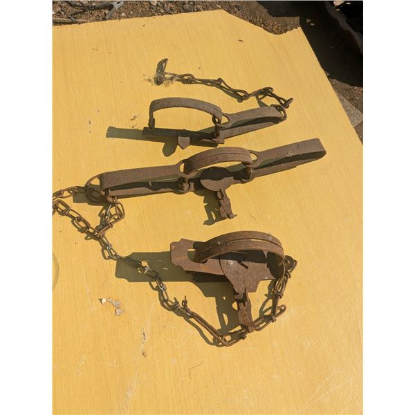 3 vintage small animal traps, 4" wide jaws, none missing trigger mechanism