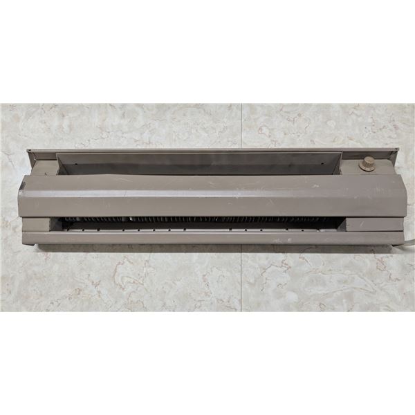 Electric baseboard heater, 24"