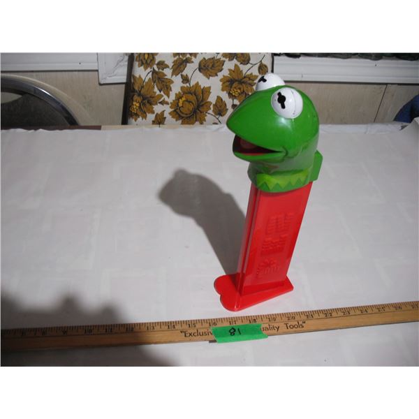 Kermit the Frog Pez Dispenser with Sound (Working Batteries)