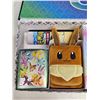 Image 3 : Pokemon Prismatic Evolutions Super-Premium Collection Box, Accessories & 200+ Cards