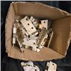 Image 2 : Vintage Hinges
