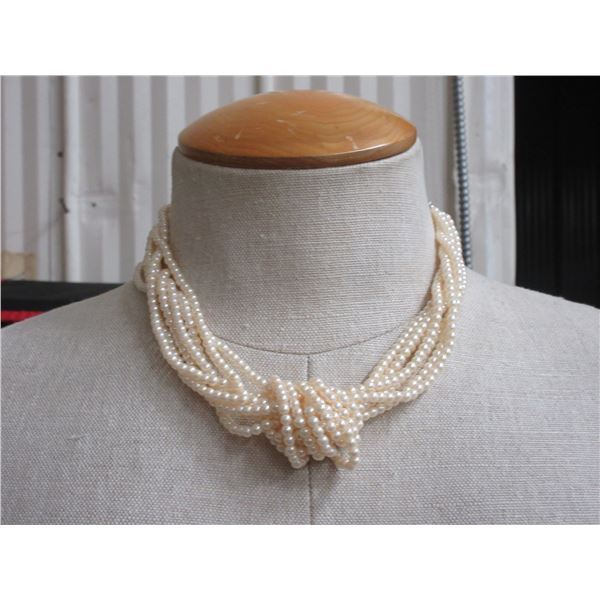 7 Strane Pearl Necklace (Stamp)