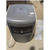 Image 1 : Portable air conditioner with remote