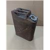 Image 1 : vintage metal gas can