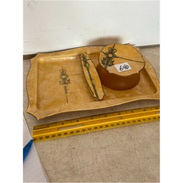 Vintage (3) Piece Dresser Set