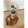 Image 2 : Fancy Bulb & Base