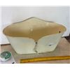 Image 1 : 14” Oval Tin Container