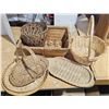 Image 1 : Box of wicker baskets/trays