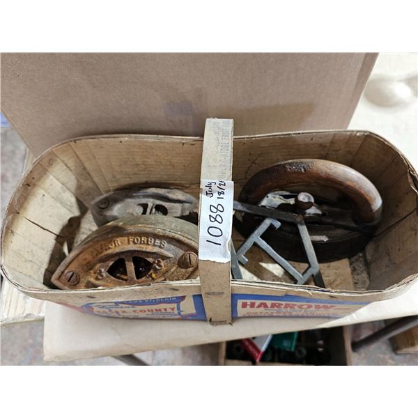 Set of Sad Irons comes with Trivet