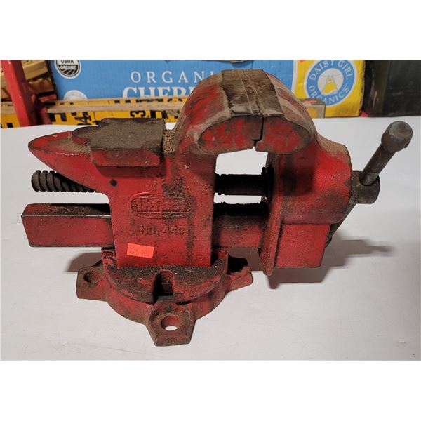 Infact No. 440 Bench Vise