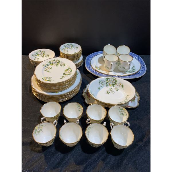 Royal Albert White Dogwood and Old Country Rose