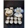 Image 1 : Royal Albert White Dogwood and Old Country Rose
