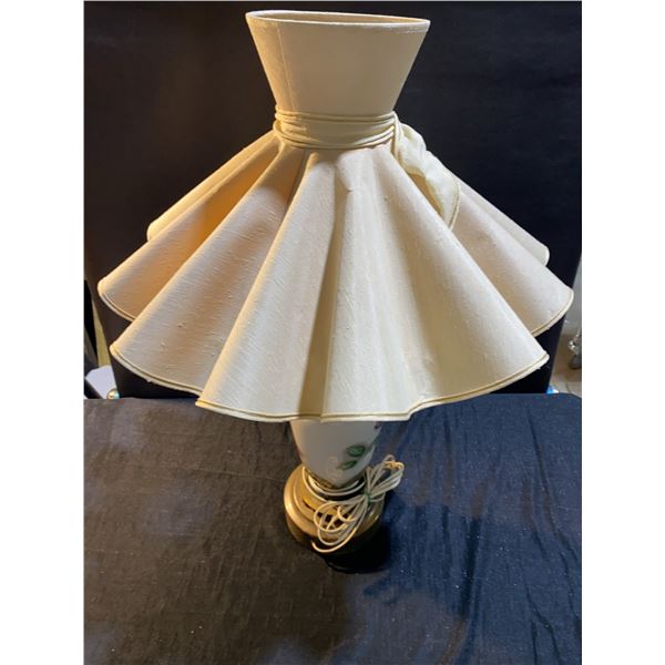 2 Table Lamps and 1 Flamingo Figure