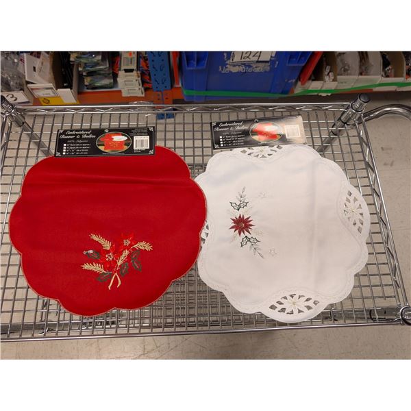 PAQUET DE 12 NAPPERONS BRODÉS THÈME NOËL