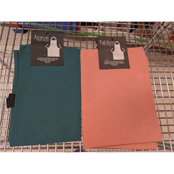 LOT DE 58 TABLIERS ASSORTIS (30 ROSES, 28 VERTS)