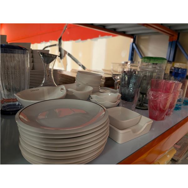 LOT DE 70+ ARTICLES DE CUISINE ASSORTIS