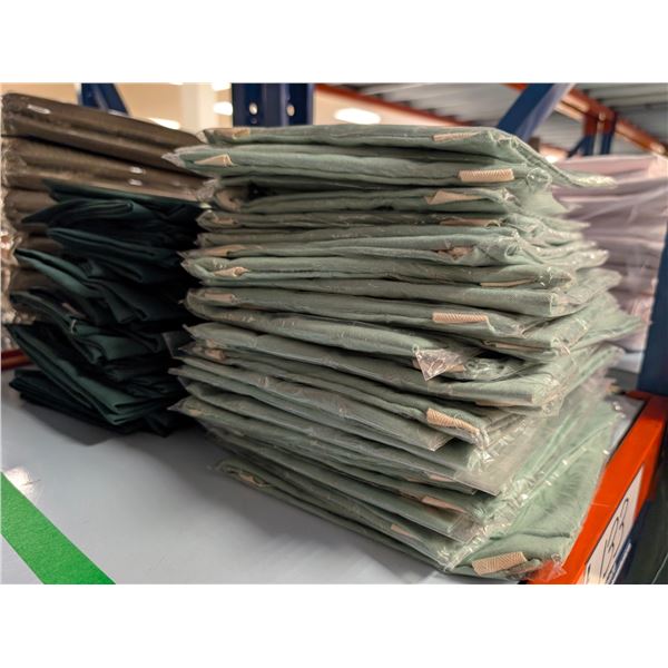 LOT DE 35+ TABLIERS VERTS ASSORTIS