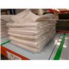 Image 2 : LOT DE +/-80 SERVIETTES DE TABLE CRÈME 19 PO X 19 PO