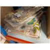 Image 1 : LOT DE +/-60 NAPPERONS EN PLASTIQUE ASSORTIS