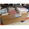 Image 2 : LOT DE NAPPES ET SERVIETTES DE TABLE ASSORTIES