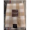 Image 1 : NAPPE MILES 54 PO X 70 PO (CARREAUX BRUN ET BLANC)