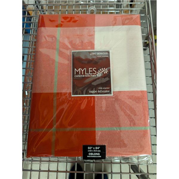NAPPE MILES 60 PO X 84 PO (CARREAUX ROUGE ET BLANC)