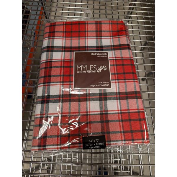 NAPPE MILES 54 PO X 70 PO (CARREAUX ROUGE, NOIR ET BLANC)