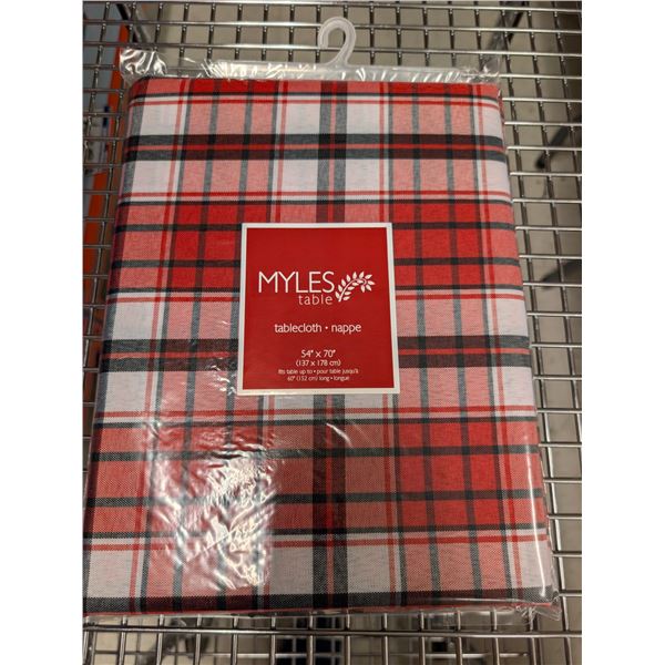 NAPPE MILES 54 PO X 70 PO (CARREAUX ROUGE, NOIR ET BLANC)