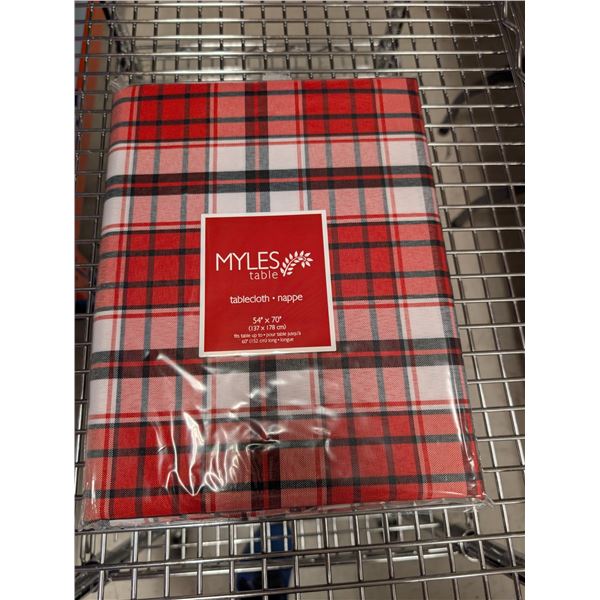 NAPPE MILES 54 PO X 70 PO (CARREAUX ROUGE, NOIR ET BLANC)