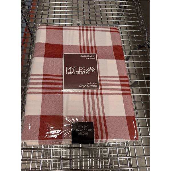 NAPPE MILES 60 PO X 84 PO (CARREAUX ROUGE ET BLANC)