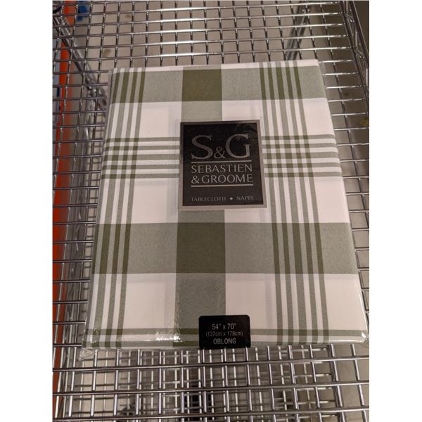 NAPPE S&G 54 PO X 70 PO (CARREAUX VERT ET BLANC)