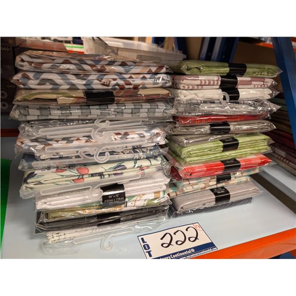 LOT DE 25 NAPPES ASSORTIES 54 PO X 70 PO