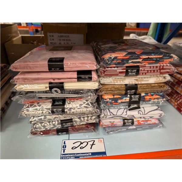 LOT DE 18 NAPPES ASSORTIES