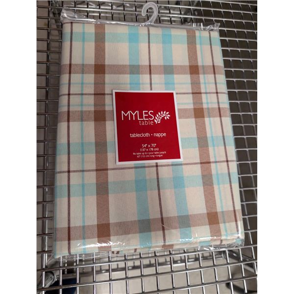 NAPPE MILES 54 PO X 70 PO (CARREAUX BEIGE, BRUN ET VERT)