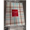Image 1 : NAPPE MILES 54 PO X 70 PO (CARREAUX BEIGE, BRUN ET VERT)