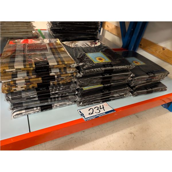 LOT DE 19 NAPPES ASSORTIES