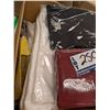 Image 1 : LOT DE NAPPES, NAPPERONS ET SERVIETTES ASSORTIS