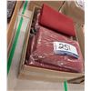 Image 1 : LOT DE NAPPES ET NAPPERONS ASSORTIS (ROUGE)