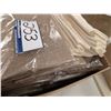 Image 2 : LOT DE NAPPES ET NAPPERONS ASSORTIS