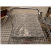 Image 1 : PAQUET DE 4 NAPPERONS TISSÉS (GRIS ET BLANC)