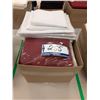 Image 1 : LOT DE NAPPES ET NAPPERONS ASSORTIS
