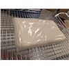 Image 2 : LOT DE NAPPES ET SERVIETTES ASSORTIES