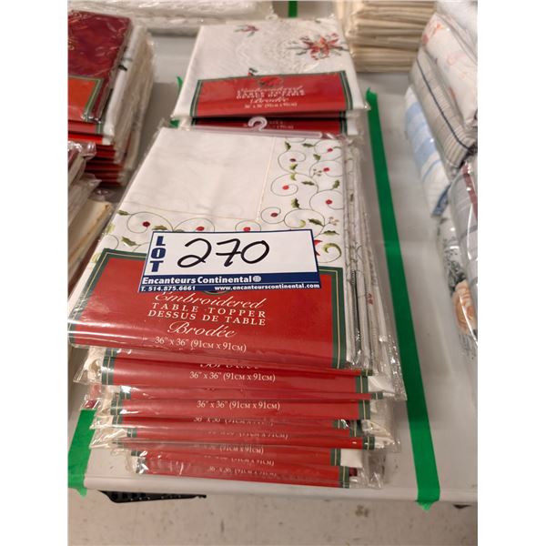 LOT DE 31 NAPPES 36 PO X 36 PO THÈME NOËL ASSORTI