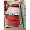 Image 1 : LOT DE 31 NAPPES 36 PO X 36 PO THÈME NOËL ASSORTI