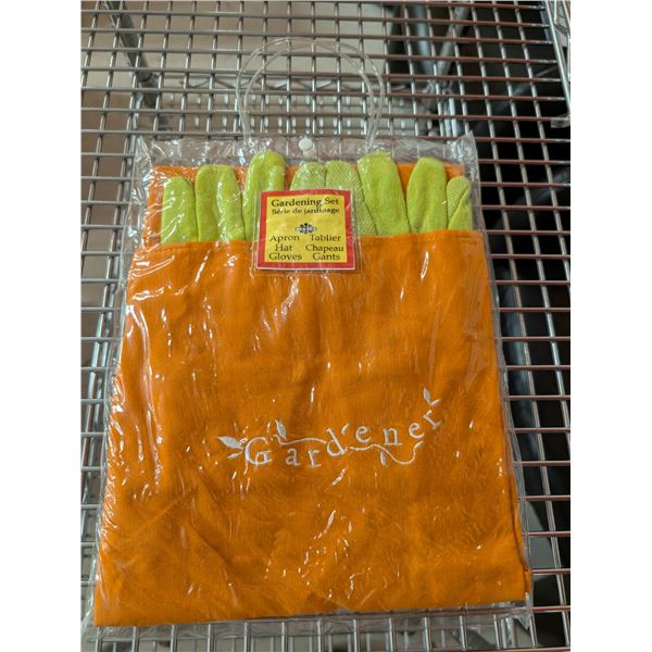 ENSEMBLE DE JARDINAGE ADULTE (TABLIER, CHAPEAU, GANTS) ORANGE ET VERT PÂLE