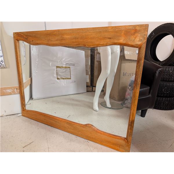 MIROIR À CADRE DE BOIS 47 PO X 35 PO