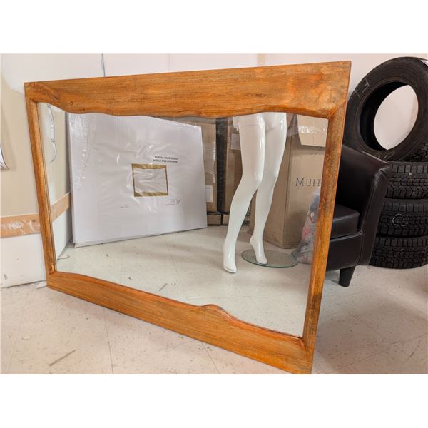 MIROIR À CADRE DE BOIS 47 PO X 35 PO