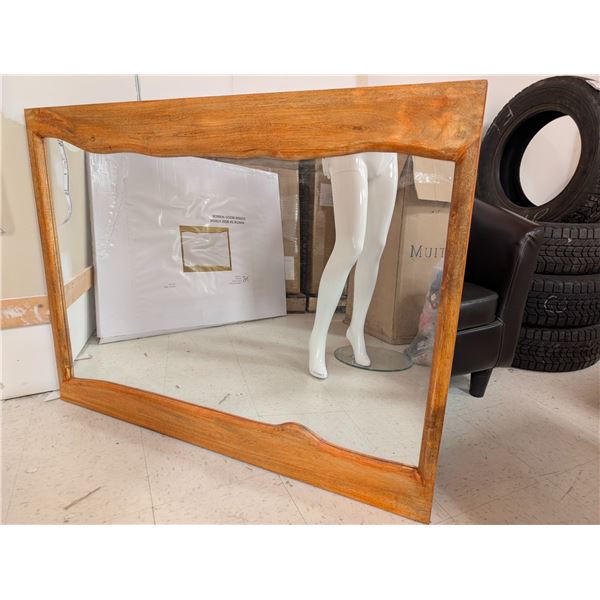 MIROIR À CADRE DE BOIS 47 PO X 35 PO
