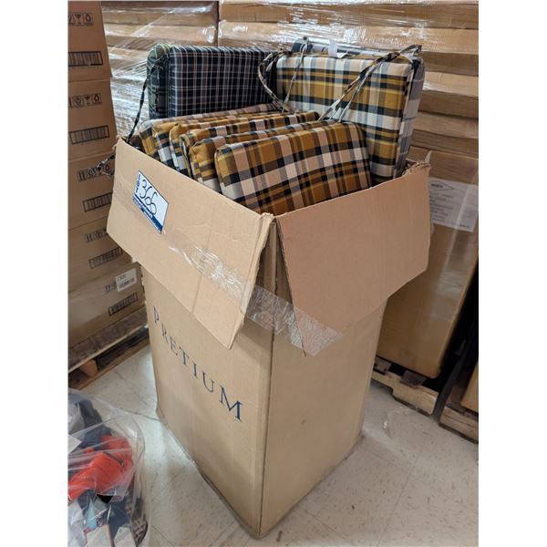 LOT DE 35+ COUSSINS DE CHAISE DE PATIO ASSORTIS
