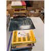 Image 1 : LOT DE +/- 50 LIVRES ANGLAIS ASSORTIS